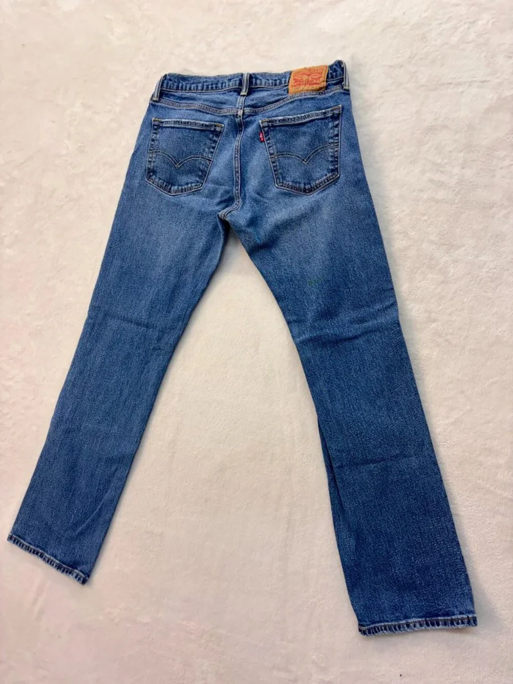 Levi's Men's Blue Jeans --- Straight Leg --- Size: 32 x 34 --- Great Condition!